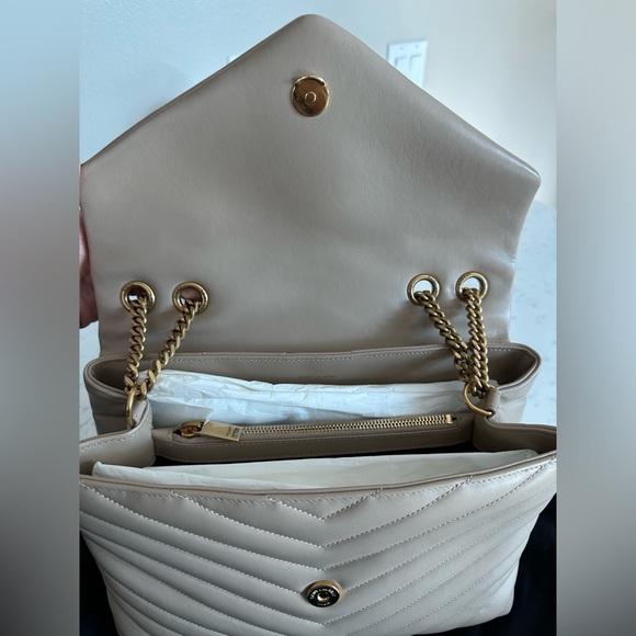 YSL Loulou Medium in Quilted Leather - Picture 4 of 15